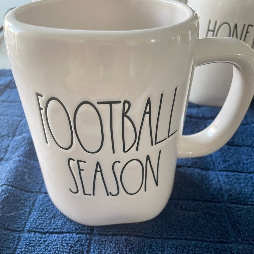 BOGO free all Rae Dunn Mugs